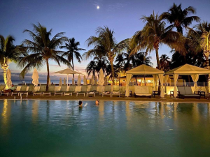 Shores Bar at Southernmost on the Beach