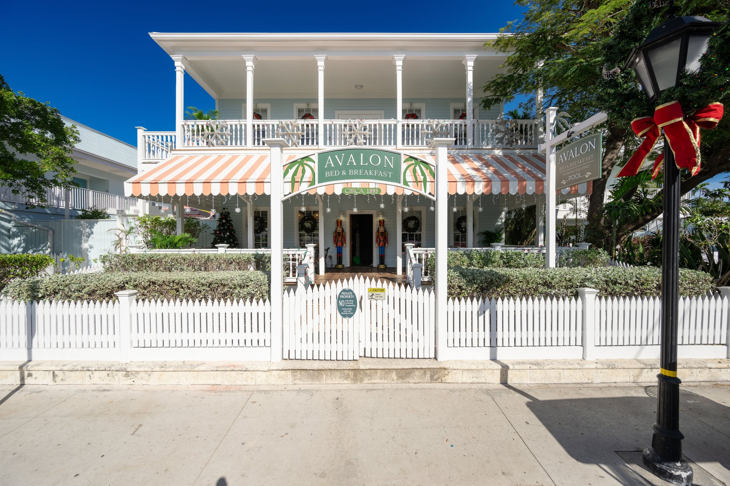 Key West Guesthouse | Avalon and Duval Gardens | Southernmost Beach Resort