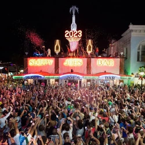 Sloopy Joes exterior on New Years Eve