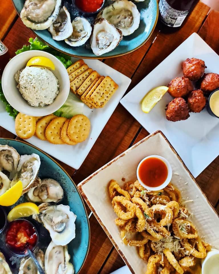 crackers and appetizers 