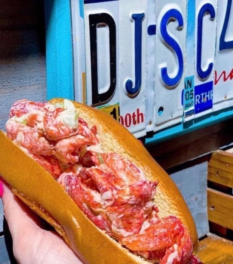 lobster roll close up